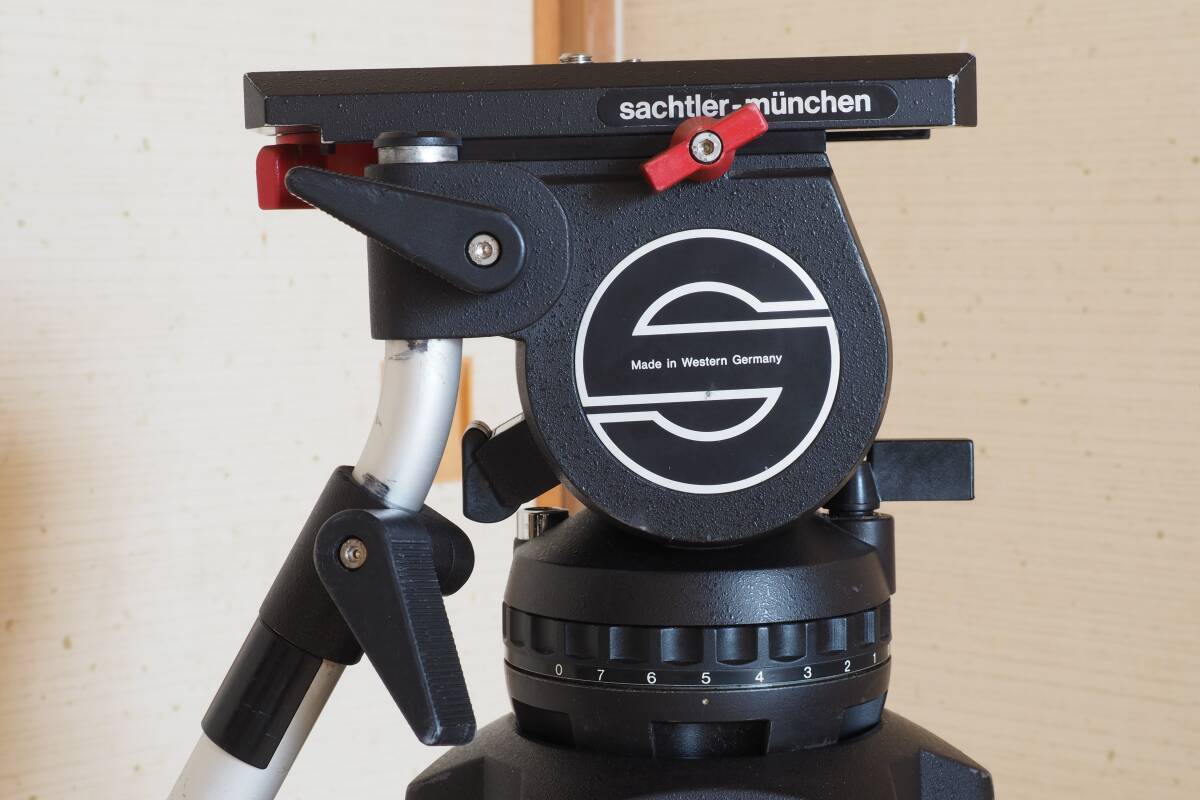 Sachtler VIDEO18 II Tripod [r1197278168]