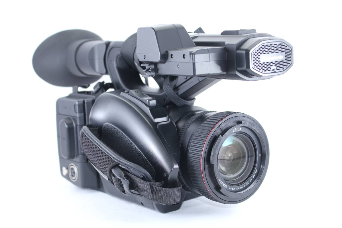 Panasonic AG-UX180 Camcorder [1200474703]