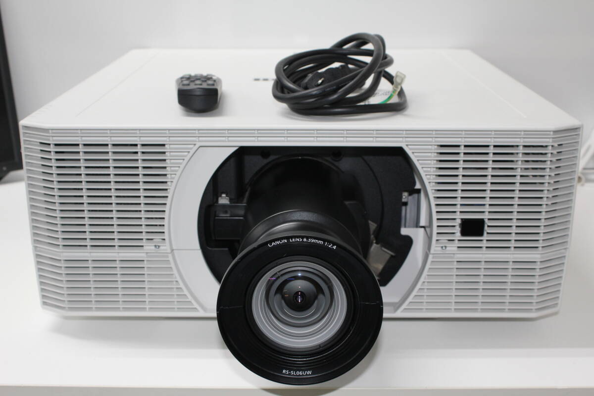 Canon WUX5800 Projector with Ceiling Mount [w1201107512]