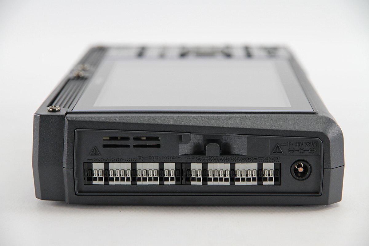 HIOKI LR8450-01 Wireless LAN Equipped Measuring Instrument [n1211156225]