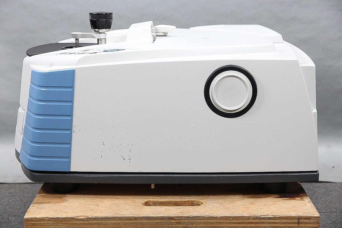 Thermo Scientific Nicolet iS10 Fourier Transform Infrared Spectrometer [b1213804972]