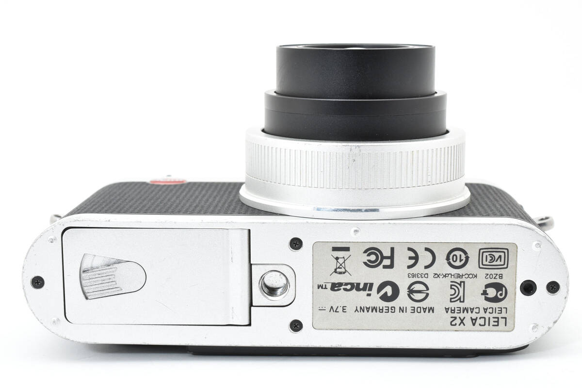 Leica X2 Digital Camera Silver 16.2 MP Compact [e1214369106]