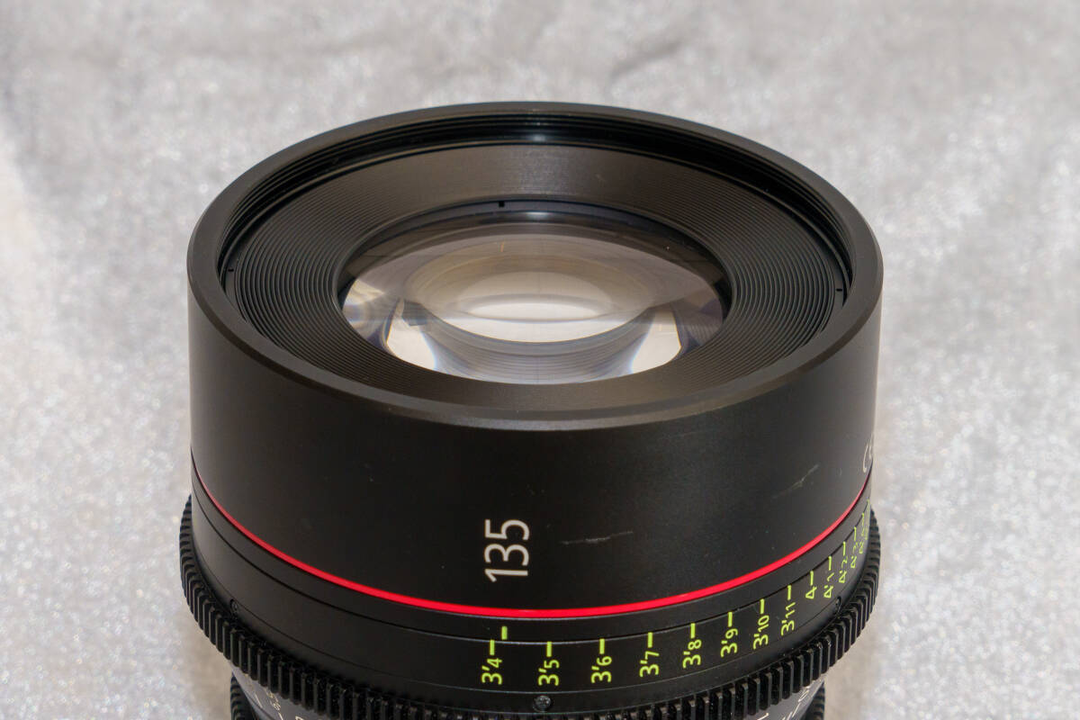 Canon CN-E135mm T2.2 L F Cinema Lens [e1216086511]