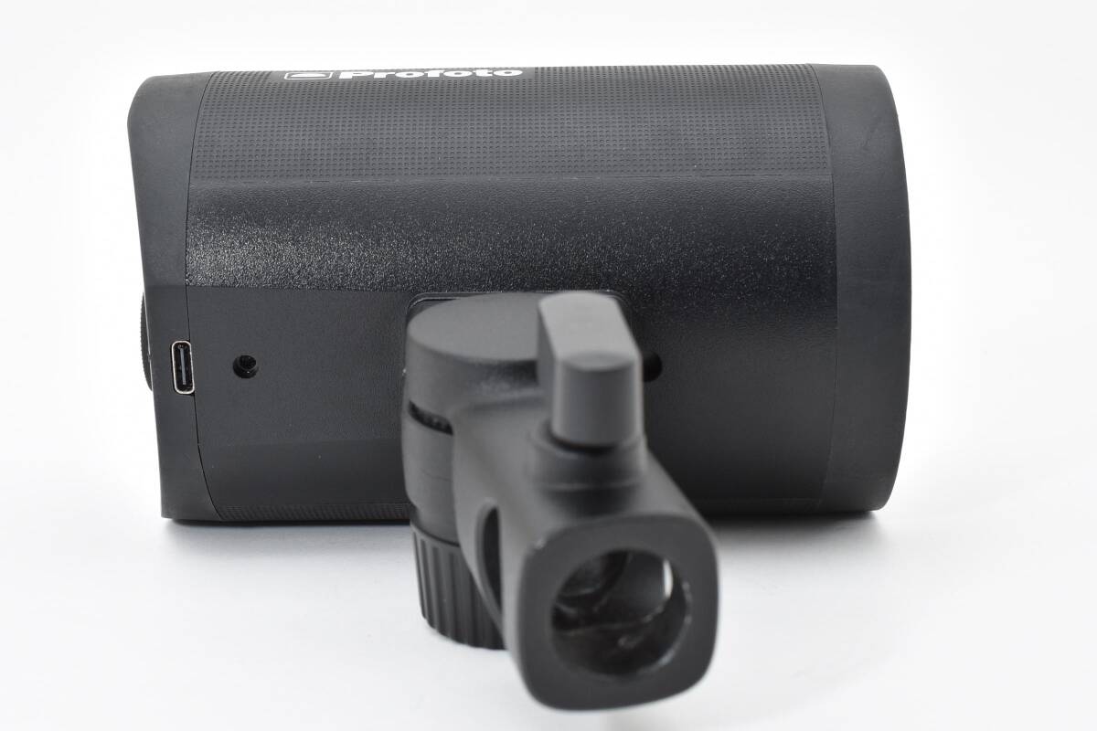 Profoto A2 901250 Battery Powered Monolight 100Ws with Battery and Charger [d1217148975]