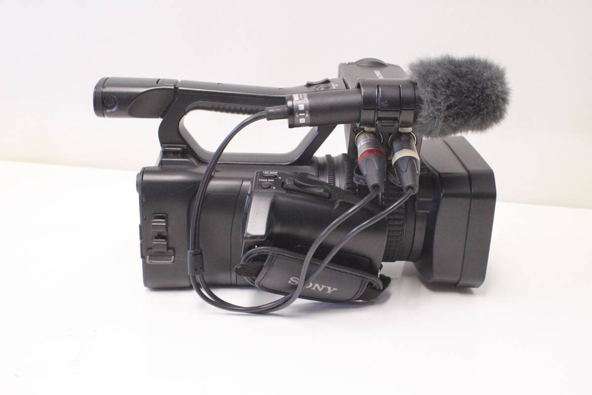 SONY HXR-NX100 Camcorder with SONY ECM-MS2 Condenser Microphone and Battery [g1217191565]