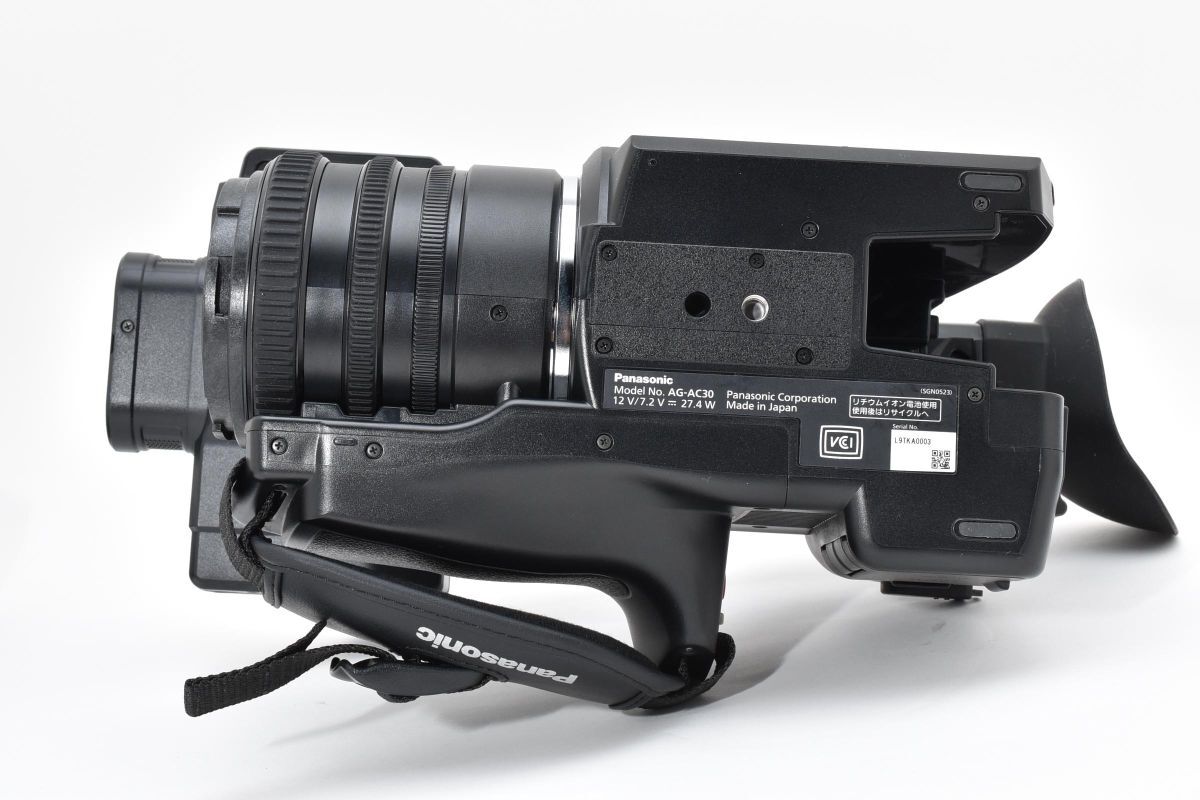 Panasonic AG-AC30 Professional Video Camera [u1217742609]