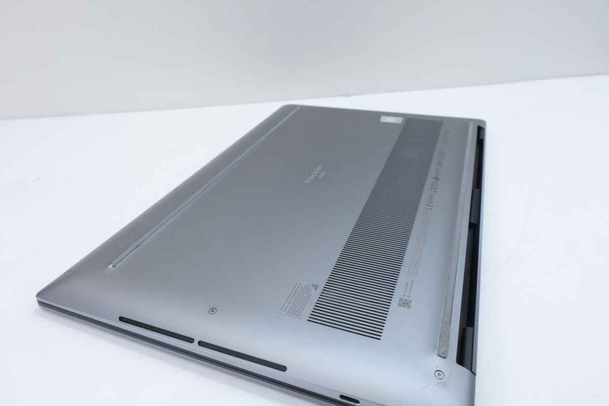 Dell Precision 5560 Mobile Workstation 11th Generation i7-11850H 32GB NVMe 1TB NVIDIA T1200 Laptop [w1220067099]