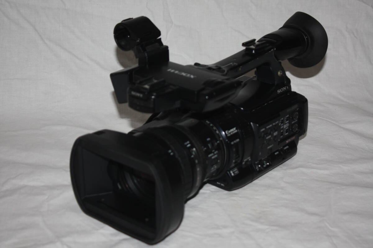Sony PMW-200 Professional Video Camera [x1227298673]