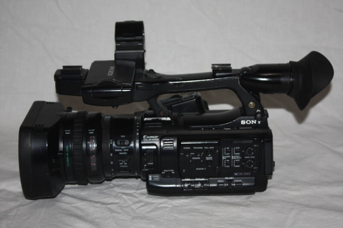 Sony PMW-200 Professional Video Camera [x1227298673]