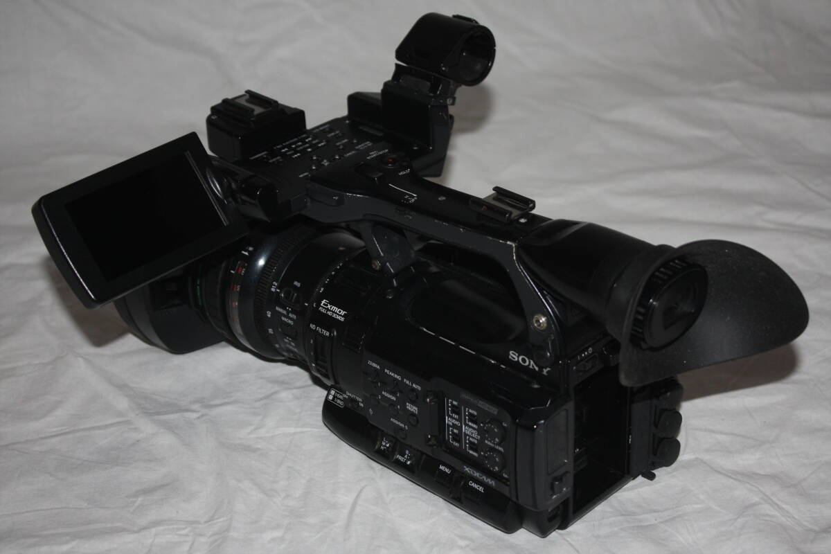 Sony PMW-200 Professional Video Camera [x1227298673]
