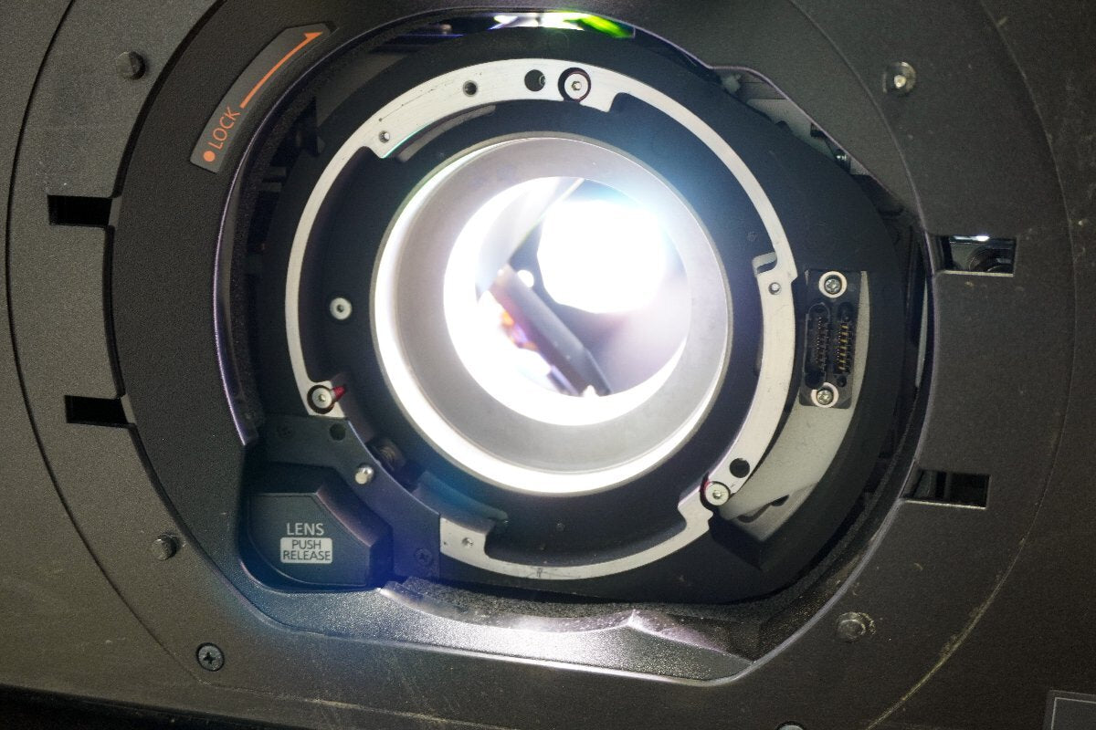 Panasonic PT-DS20K DLP Projector [l1229918615]