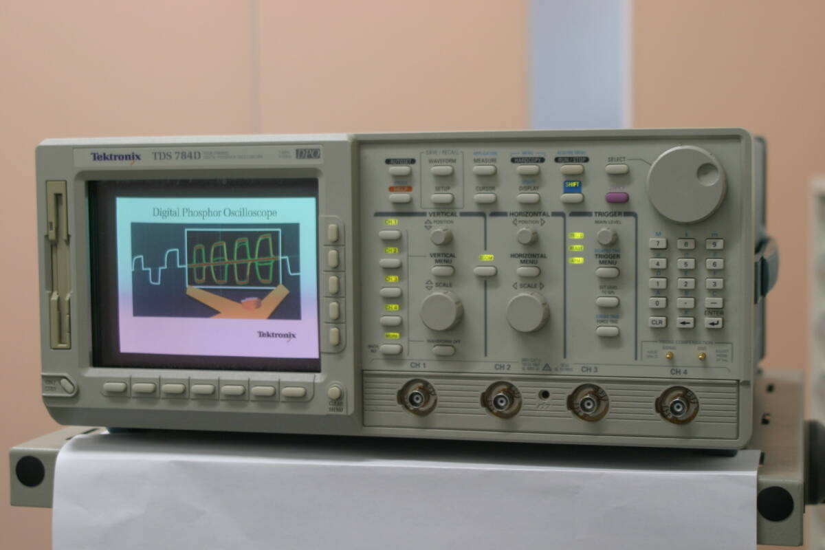 Tektronix TDS784D Digital Oscilloscope [1230412100]