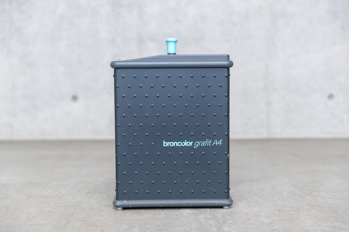 Broncolor Grafit A4 3200ws Generator 100V [k1235814345]
