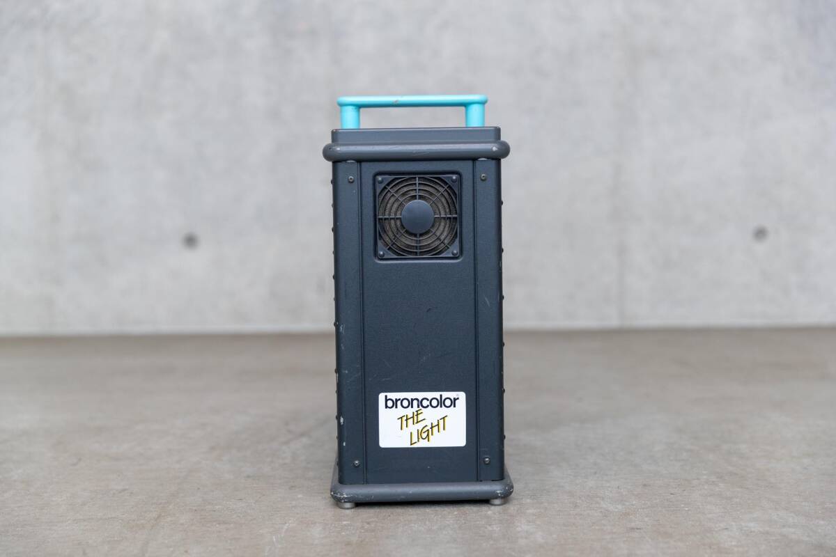 Broncolor Grafit A4 3200ws Generator 100V [k1235814345]