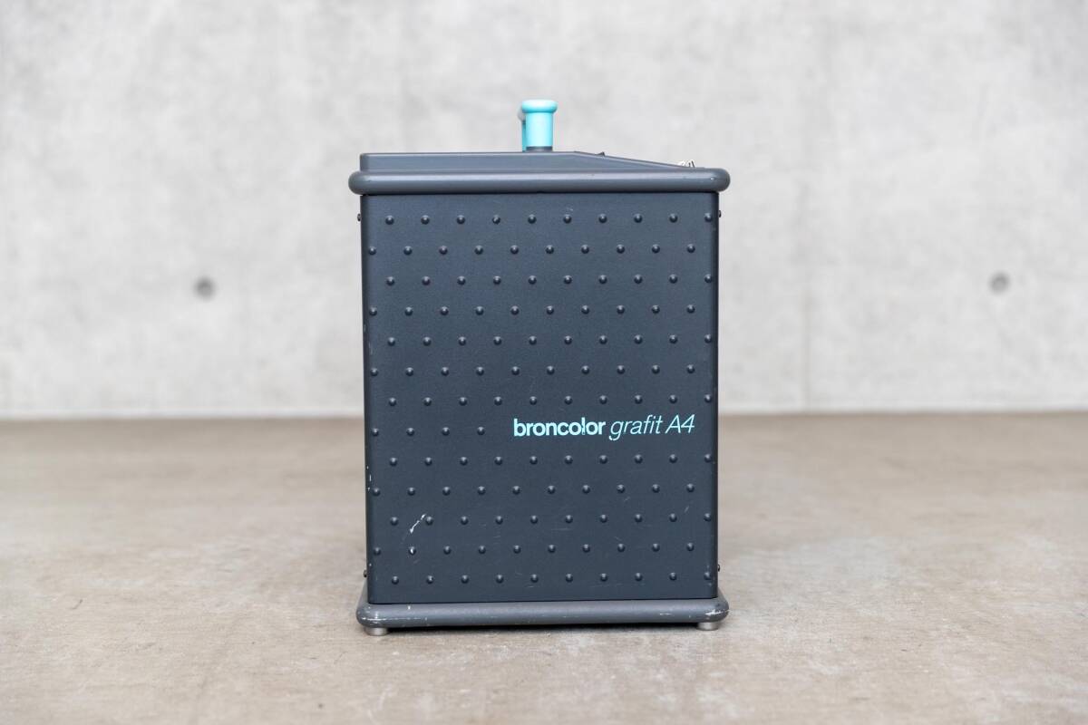 Broncolor Grafit A4 3200ws Generator 100V [k1235814345]