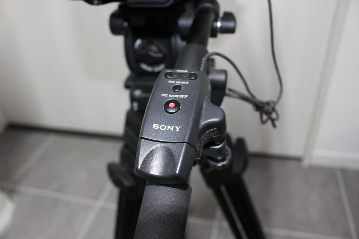 Sony FDR-AX1 4K Video Camera with Tripod Set [f1236263080]