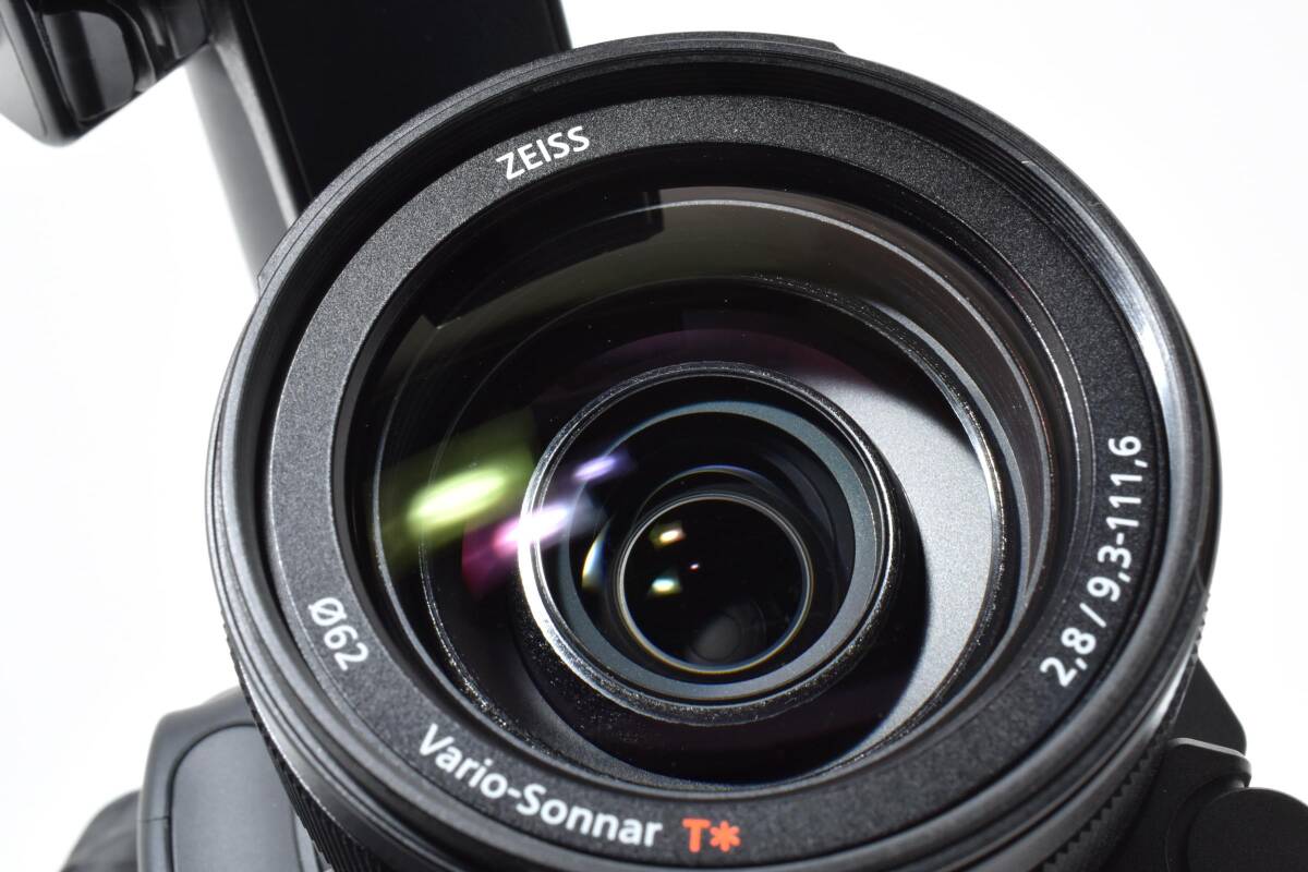 Sony HXR-NX80 [g1238902135]