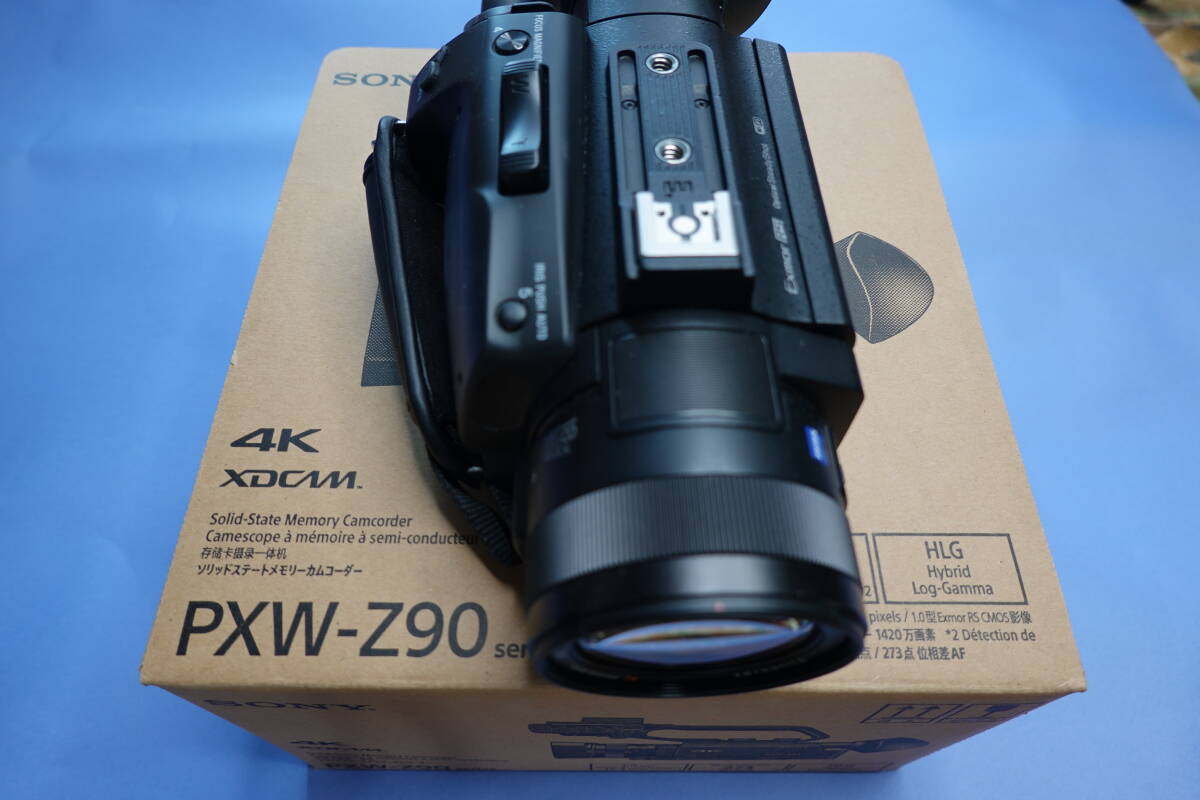 Sony PXW-Z90 4K Professional Video Camera Full Set with Mic and Batteries [w1241190325]