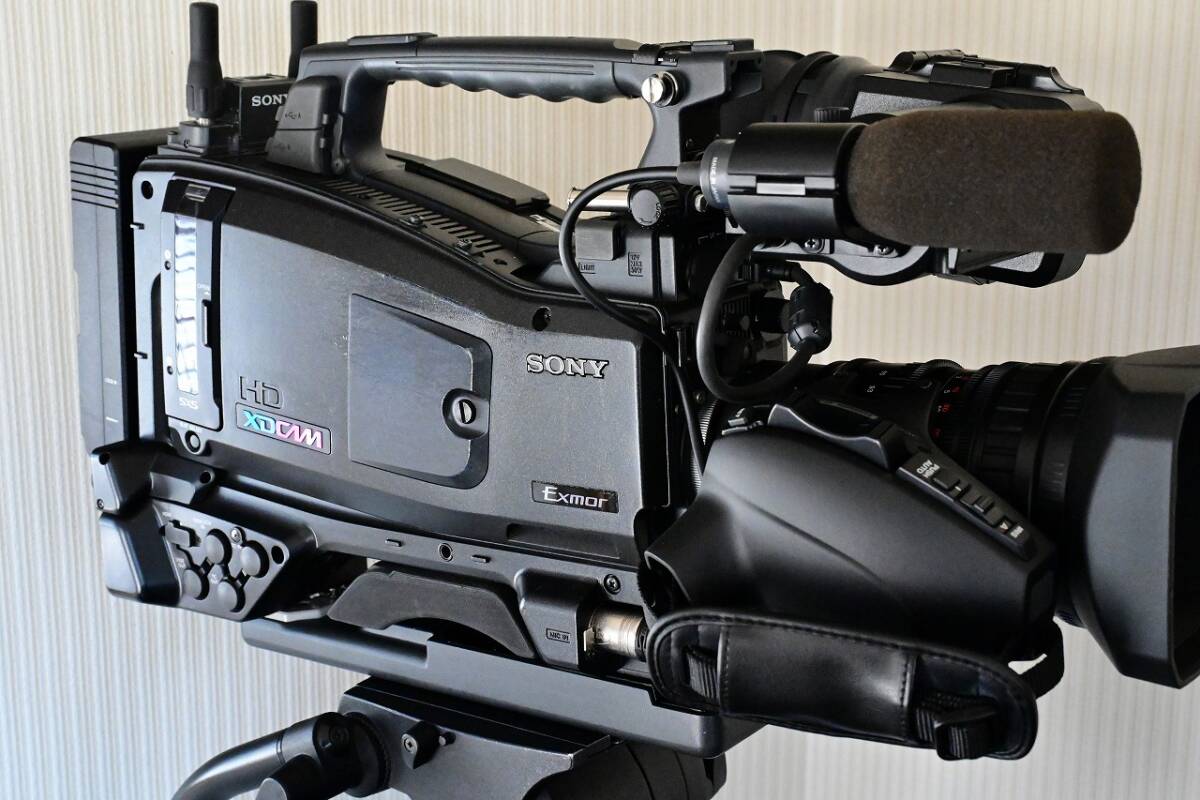 Sony PXW-X320 XDCAM Professional Camcorder [j1241348219]