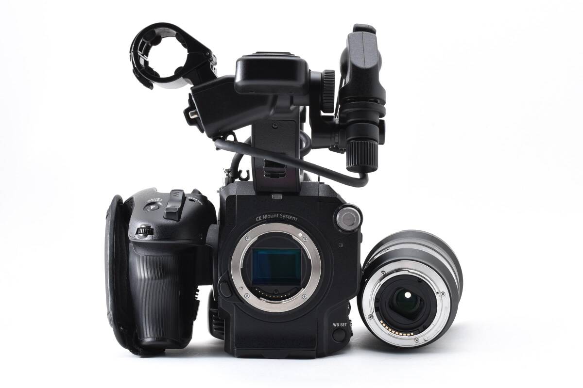 Sony PXW-FS5K XDCAM Memory Camcorder with SELP18105G Lens Kit [x1243750732]