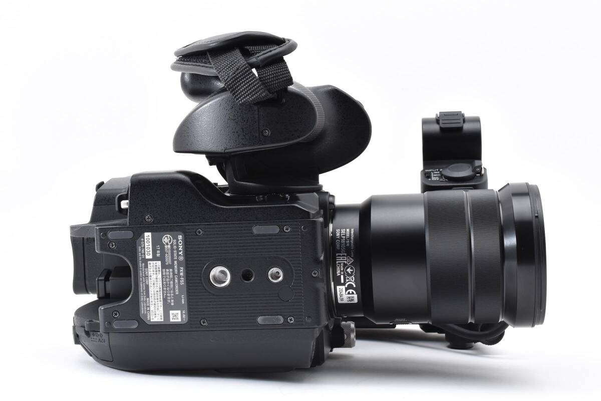 Sony PXW-FS5K XDCAM Memory Camcorder with SELP18105G Lens Kit [x1243750732]