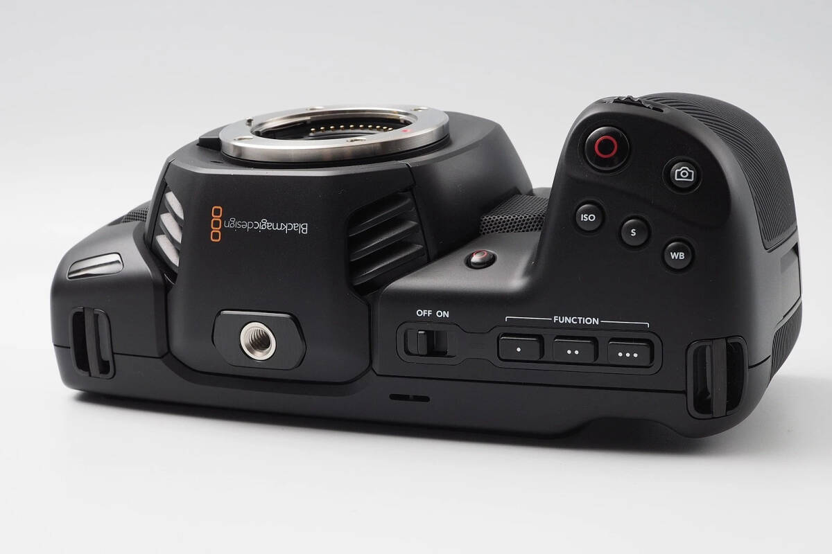 Blackmagic Design Pocket Cinema Camera 4K Micro Four Thirds Mount [b1244451103]