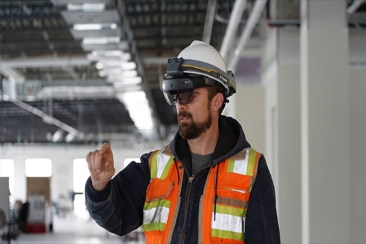 Trimble XR10 with Microsoft HoloLens2 MR Device Snapdragon 4G 64GB 2K with Case [n1244843887]