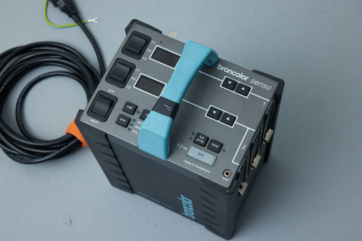Broncolor Senso2400 Strobe Lighting [b1246921455]