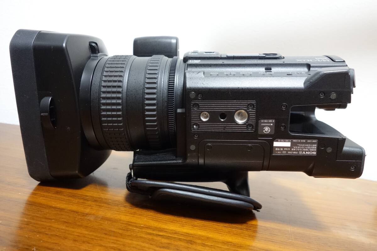 Sony PXW-Z150 Professional Video Camera with Charger and Battery [g1246918896]