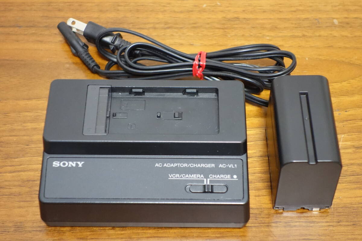 Sony PXW-Z150 Professional Video Camera with Charger and Battery [g1246918896]