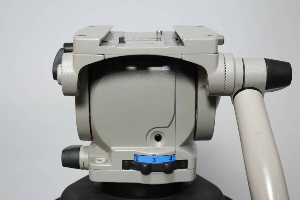 Vinten Vision 3 Tripod Set with Head [w1248063140]