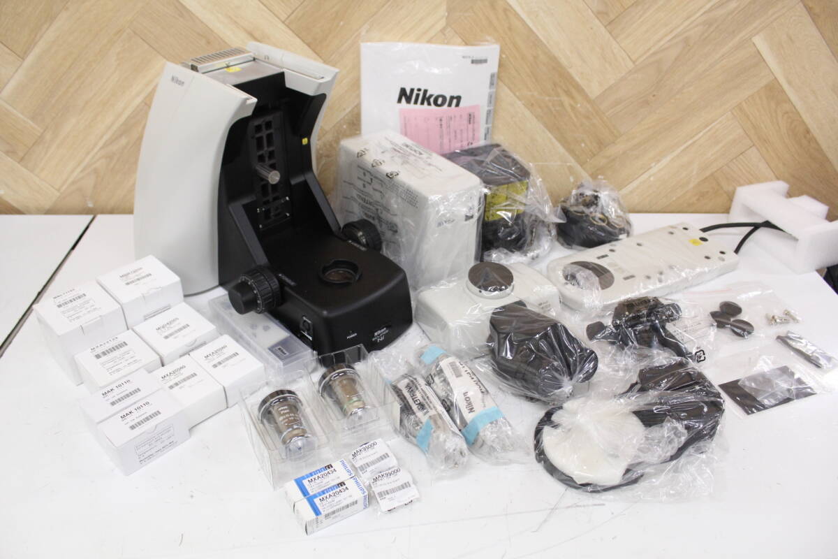 Nikon ECLIPSE Ni-U Microscope Plan 40X/0.65 NCG Plan Fluor 20X/0.50 2 pcs [g1248443882]