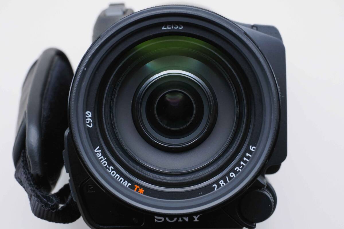 Sony FDR-AX100 Digital 4K Video Camera Recorder [n1249223957]