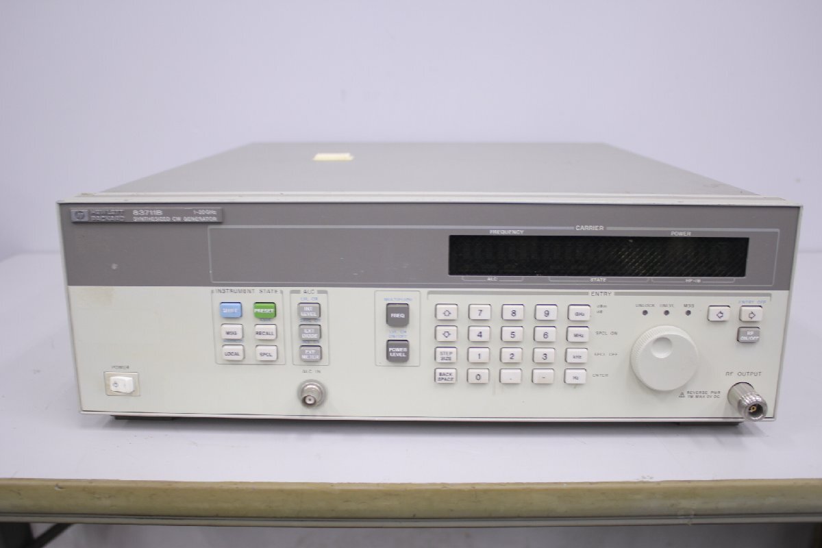 HP 83711B Synthesized CW Generator 1-20GHz 100V (for parts or not working) [j1249261836]