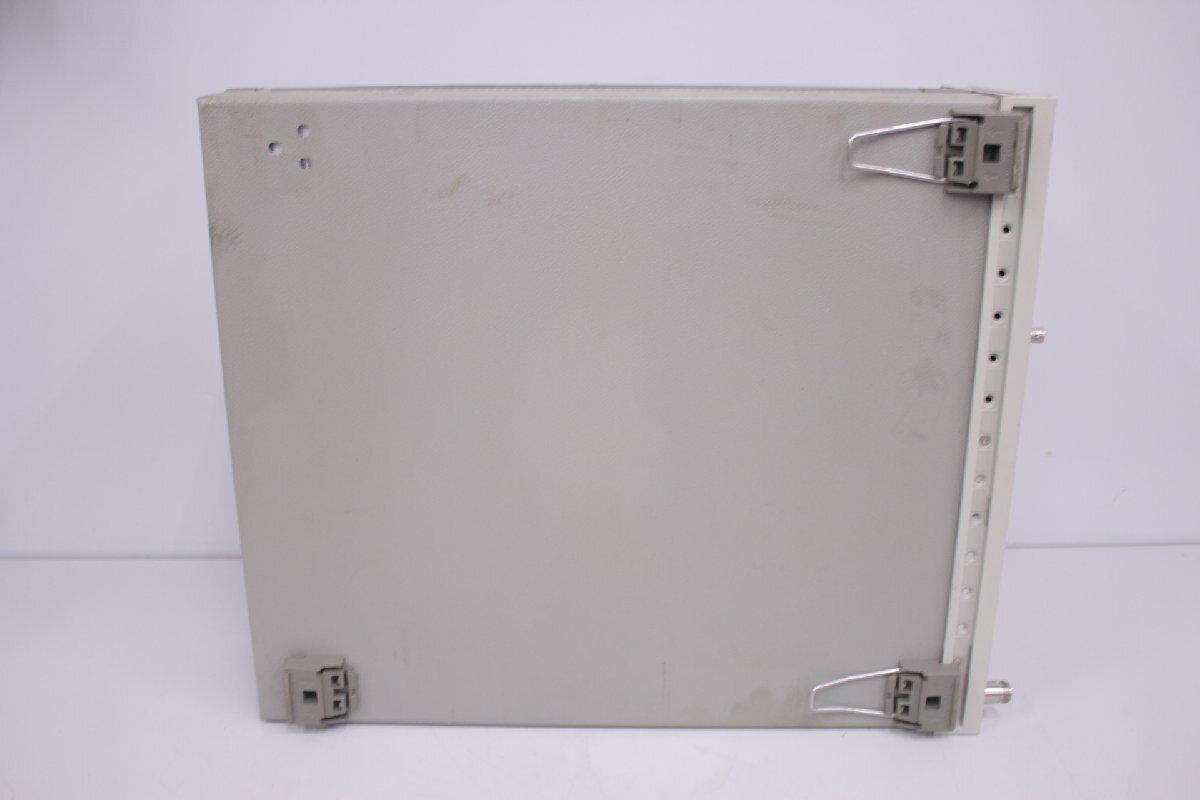HP 83711B Synthesized CW Generator 1-20GHz 100V (for parts or not working) [j1249261836]
