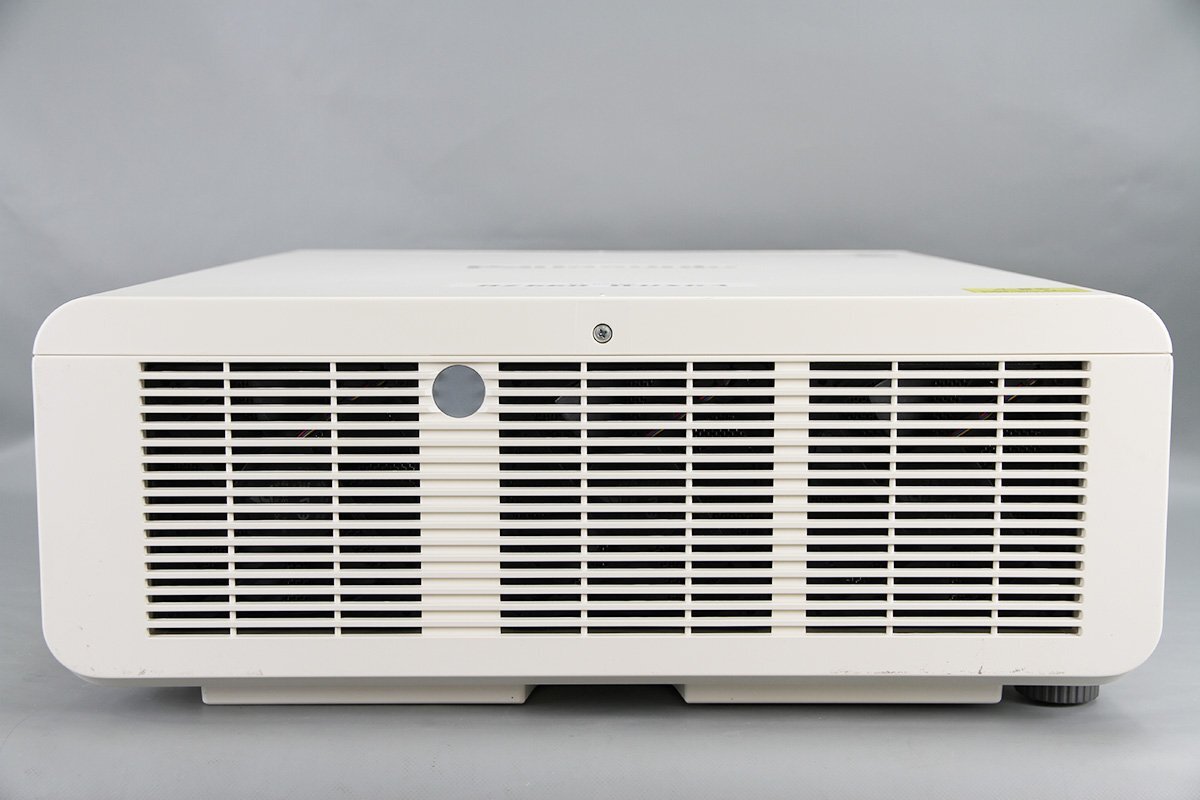 Panasonic PT-RZ660JW DLP Projector 6000 Lumens 1031h Usage ET-DLE085 [b1250091402]
