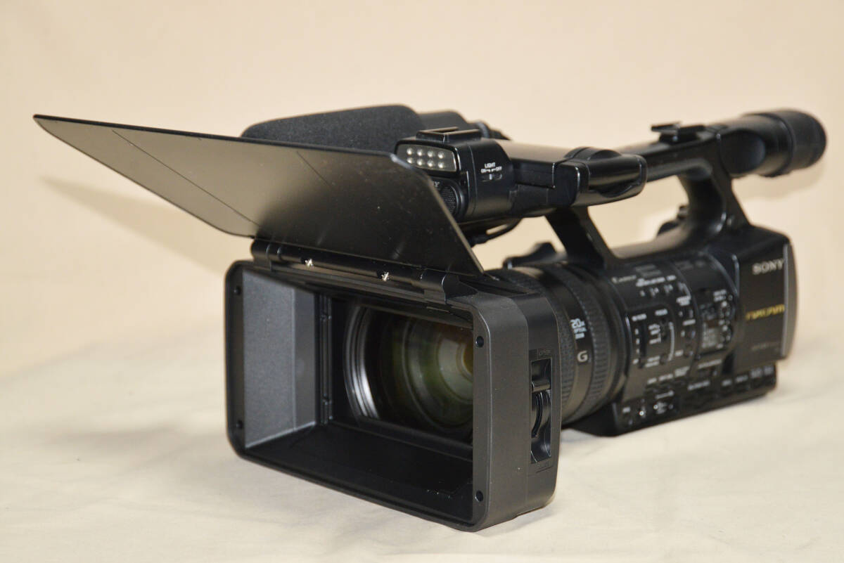 SONY HXR-NX3 Professional Video Camera with Accessories [c1219220331]