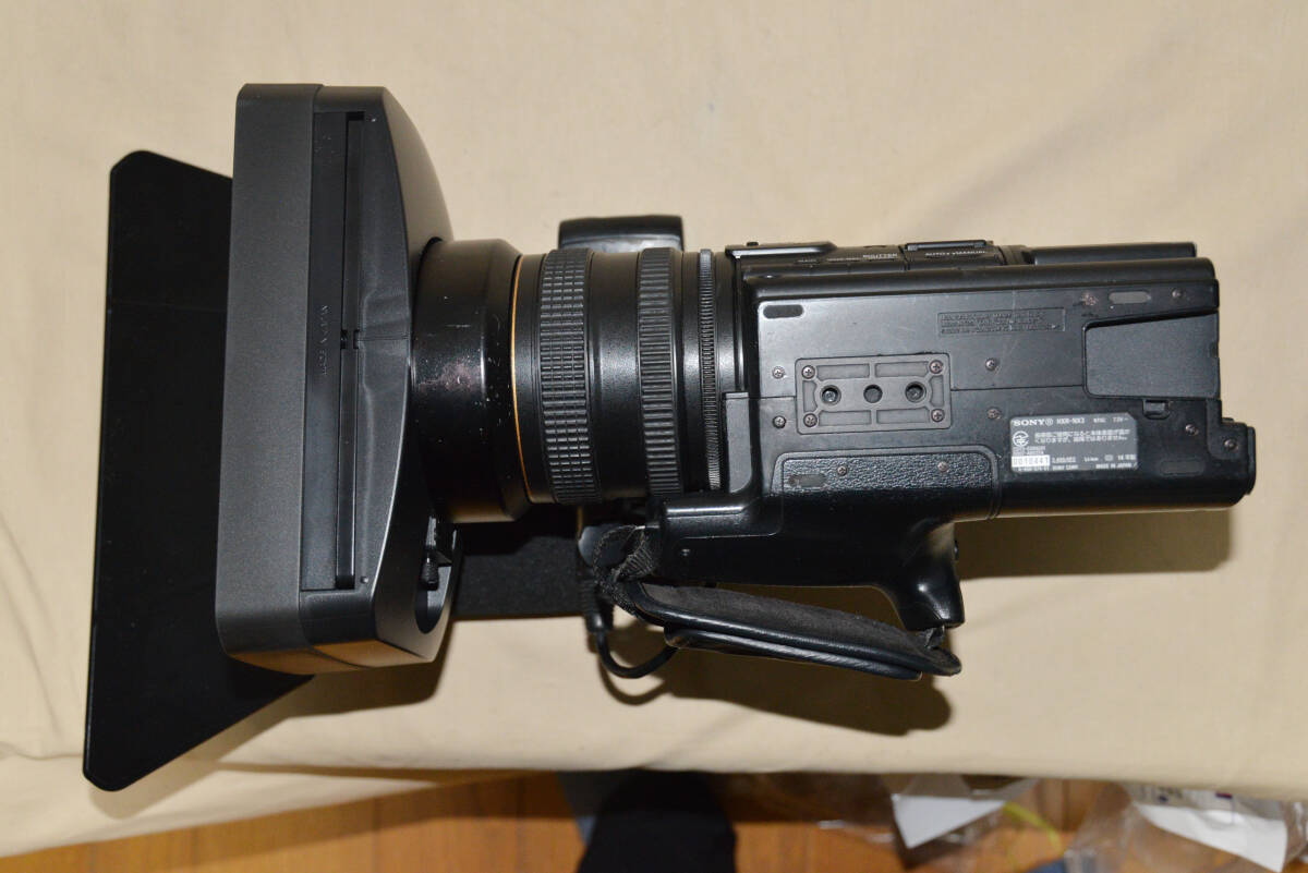 SONY HXR-NX3 Professional Video Camera with Accessories [c1219220331]