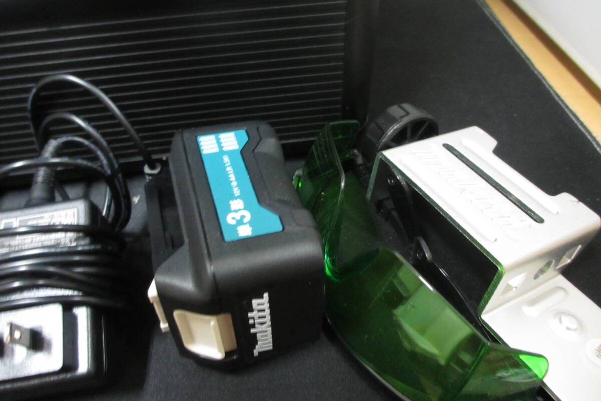 Makita SK507GD Laser Level Optical Measuring Instrument with Case [j1249979738]
