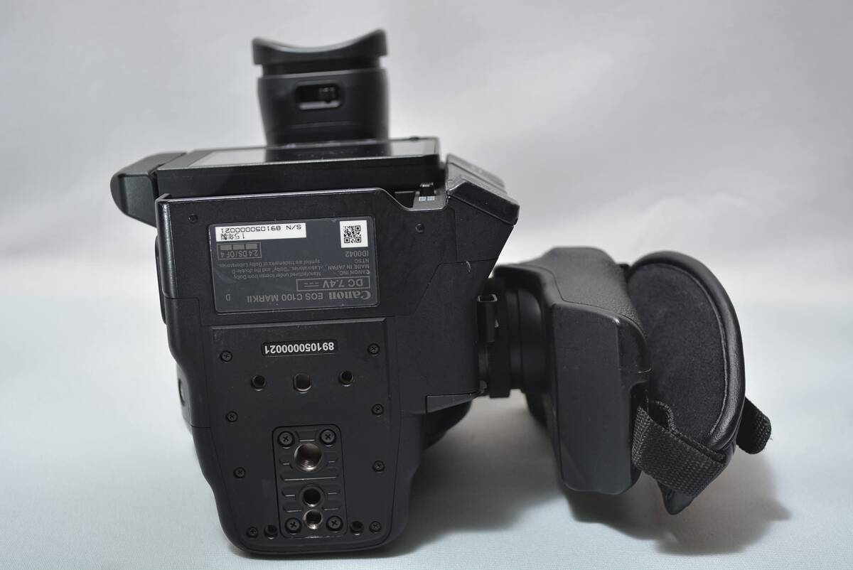 Canon EOS C100 Mark II Digital Cinema Camera Body EF Mount [x1183131701]