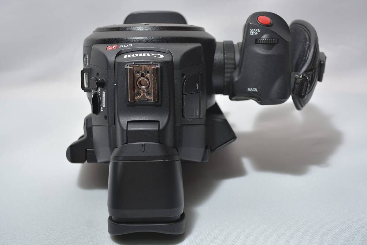 Canon EOS C100 Mark II Digital Cinema Camera Body EF Mount [x1183131701]