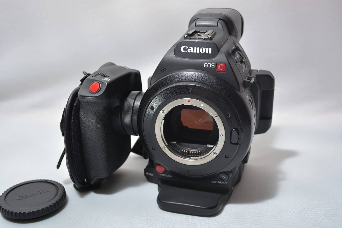 Canon EOS C100 Mark II Digital Cinema Camera Body EF Mount [x1183131701]