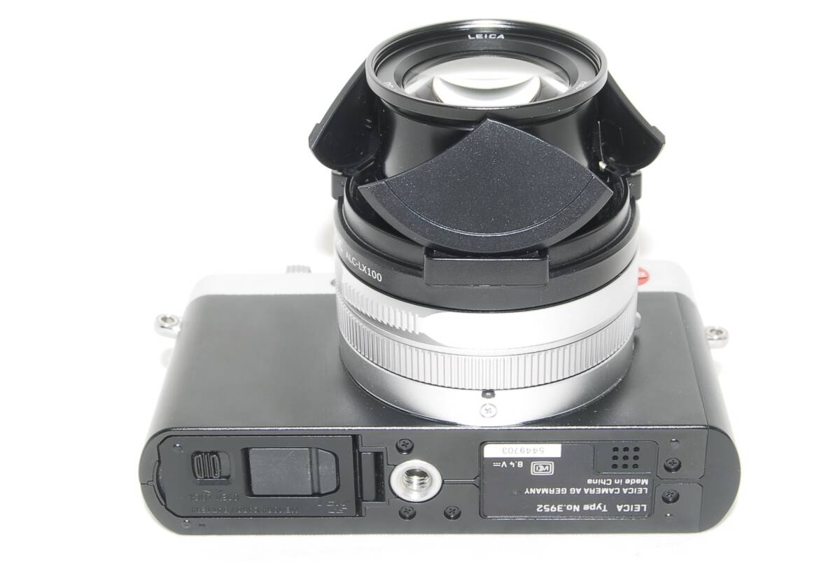 Leica D-LUX7 Compact Digital Camera - Silver [r1150570961]