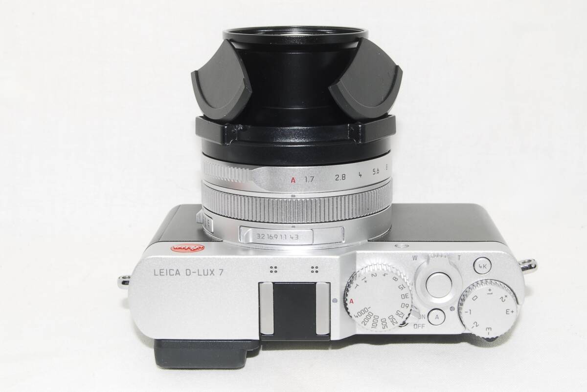 Leica D-LUX7 Compact Digital Camera - Silver [r1150570961]