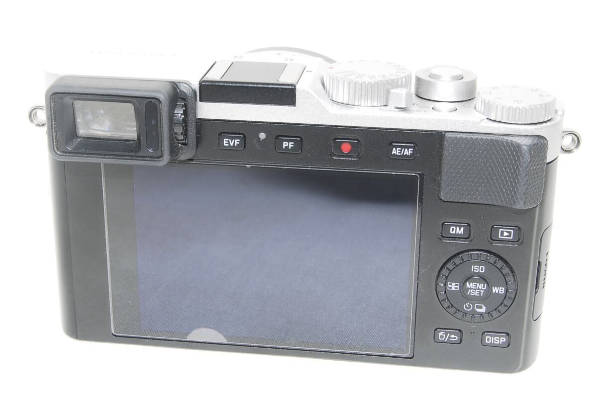 Leica D-LUX7 Compact Digital Camera - Silver [r1150570961]