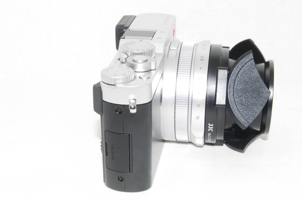 Leica D-LUX7 Compact Digital Camera - Silver [r1150570961]