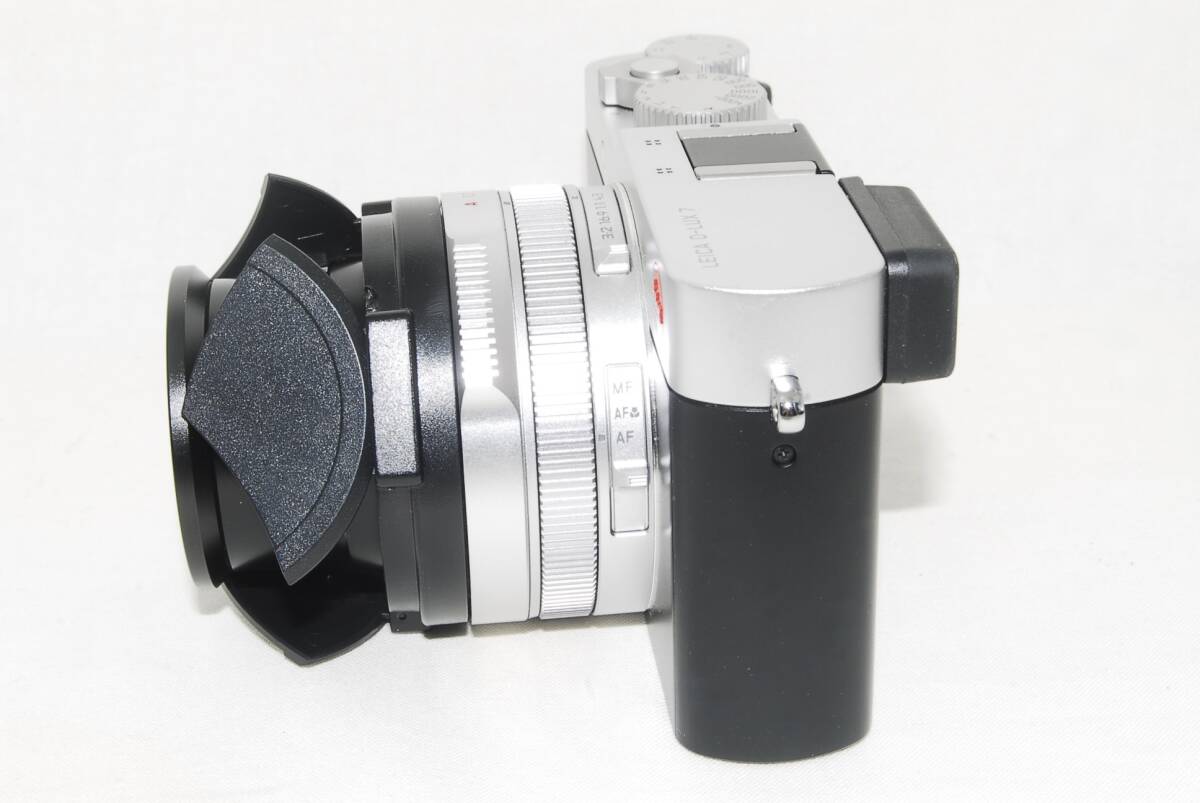 Leica D-LUX7 Compact Digital Camera - Silver [r1150570961]