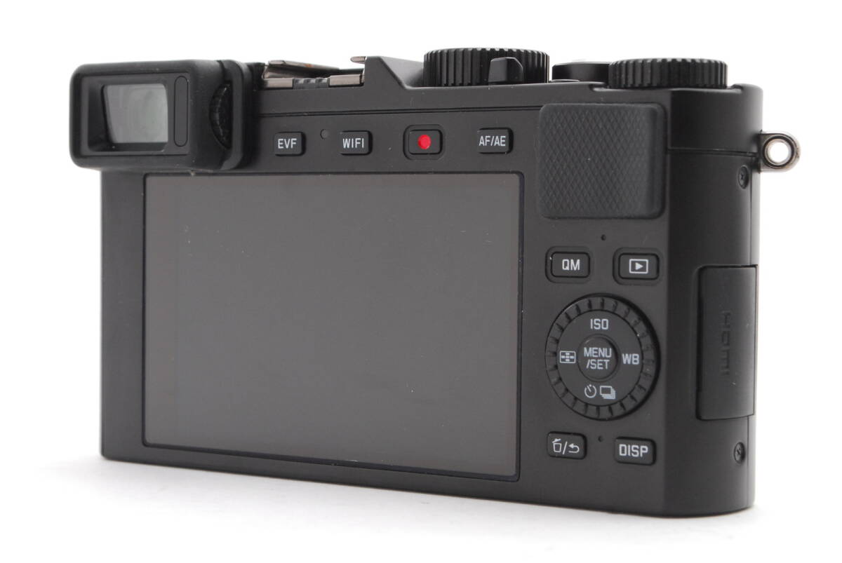 LEICA D-LUX Type109 Camera with Auto Lens Cap and Alcantara [1180928323]