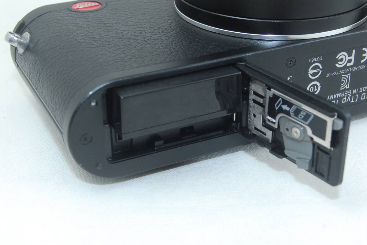 Leica X Vario Type107 Digital Camera [b1187634834]