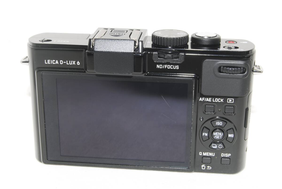 Leica D-Lux 6 Digital Camera [c1190857915]